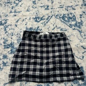 Hollister Plaid Black and White Women's Skirt